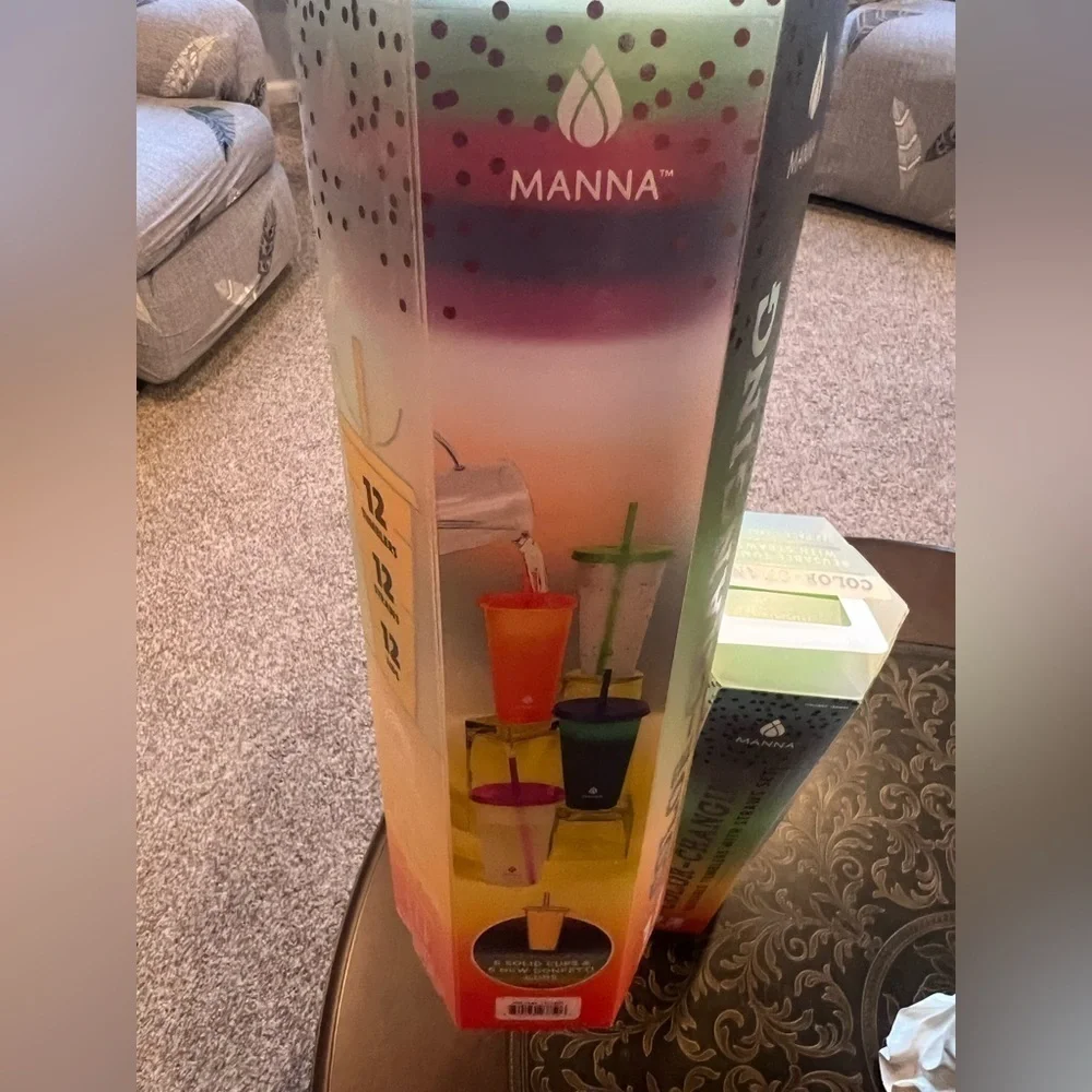 NWT Manna Color-Changing Tumblers with Straws